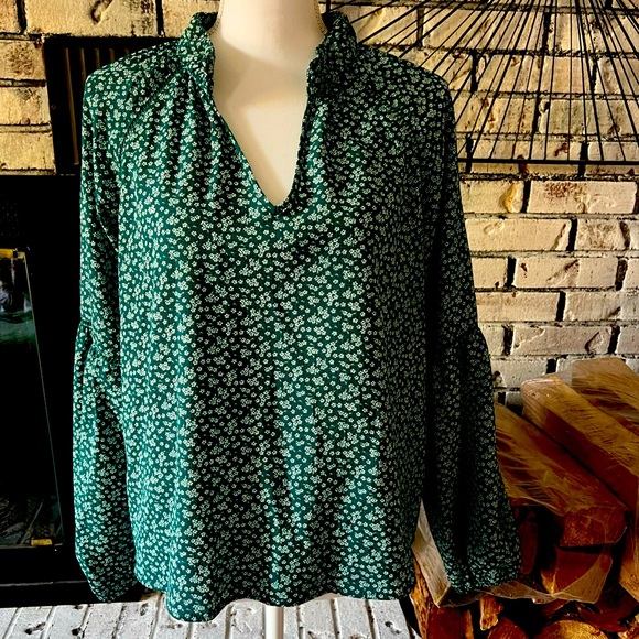 Floral Green Women's Top - Picture 1 of 2